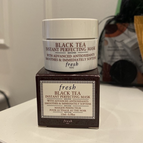 Mix brands travel set. Bobbi brown, MAC, fresh, glam glow, CT, Clinique - Picture 2 of 8